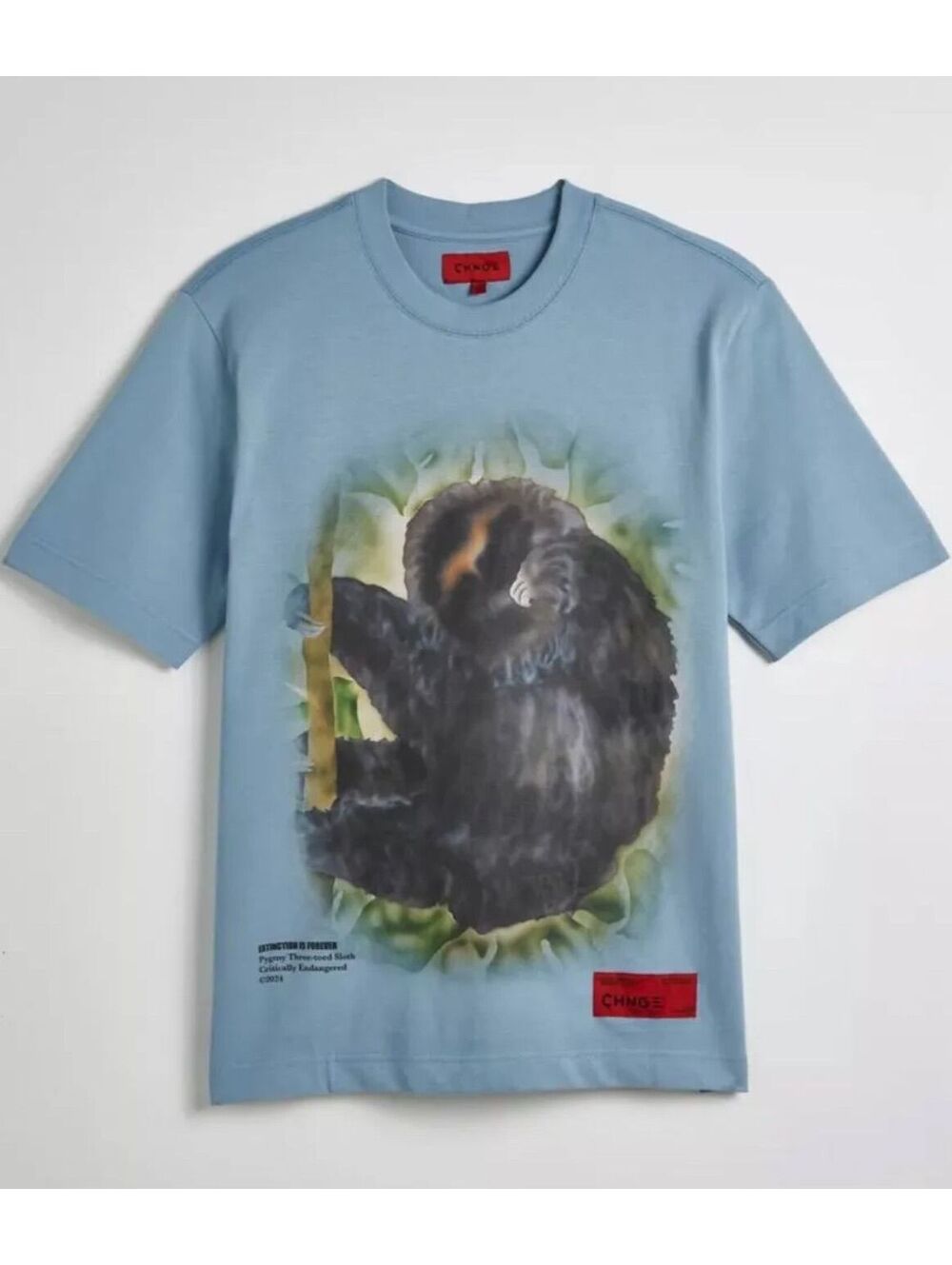 (LARGE) NWOT URBAN OUTFITTERS X CHNGE ENDANGERED WILDLIFE SLOTH TEE